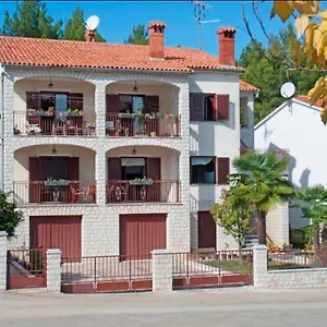 mihaela-apartments.in-istria.net/